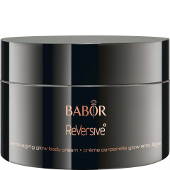 Seidig-zarte und extra pflegende Anti-Aging Körperpflegecreme mit ultra-feinen Glow-Tech Pigmenten. REVERSIVE anti-aging glow body cream