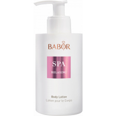 Geschmeidig pflegende Körperlotion mit einer floralen-holzigen Duftkomposition kombiniert mit einer hauchzarten Lavendelnote. Body Lotion
